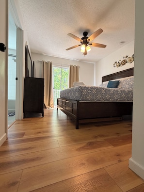 3 bedrooms, in-room safe, iron/ironing board, free WiFi