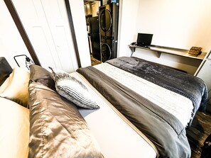 1 habitación, escritorio, tabla de planchar con plancha y wifi gratis 