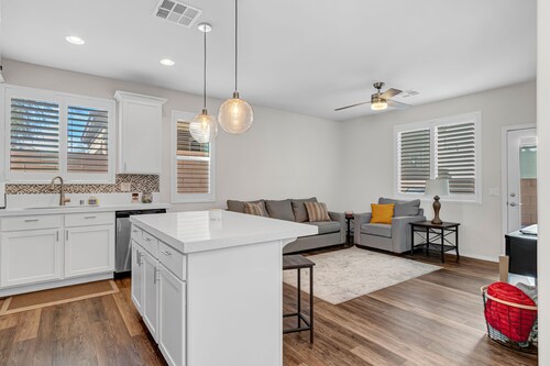 Cozy 3 bedroom home, with 2 car garage