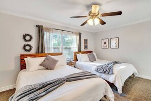 3 bedrooms, desk, iron/ironing board, travel cot