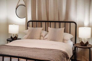 5 bedrooms, desk, iron/ironing board, free WiFi