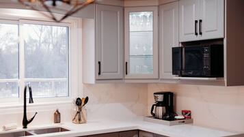 Frigorifero, microonde, forno, lavastoviglie