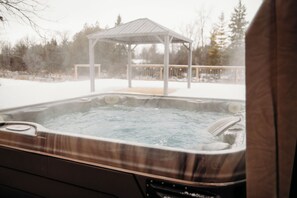 Bain à remous extérieur