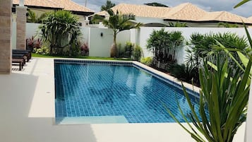 Piscine extérieure