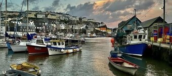 Mevagissey Holiday Home - sea view and parking