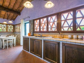 Frigorifero, microonde, forno, lavastoviglie