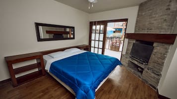 Zimmersafe, Verdunkelungsvorhänge, Bügeleisen/Bügelbrett