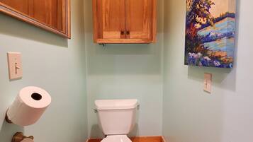 Doccia, asciugacapelli, asciugamani, sapone