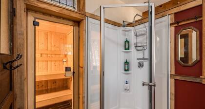 Rustic Rose Cottage of Historic West Lebanon