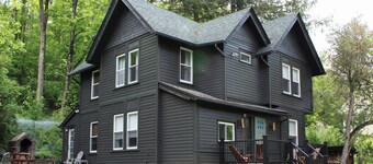 Charming Victorian Ski Cottage minutes to Belleayre Mountain