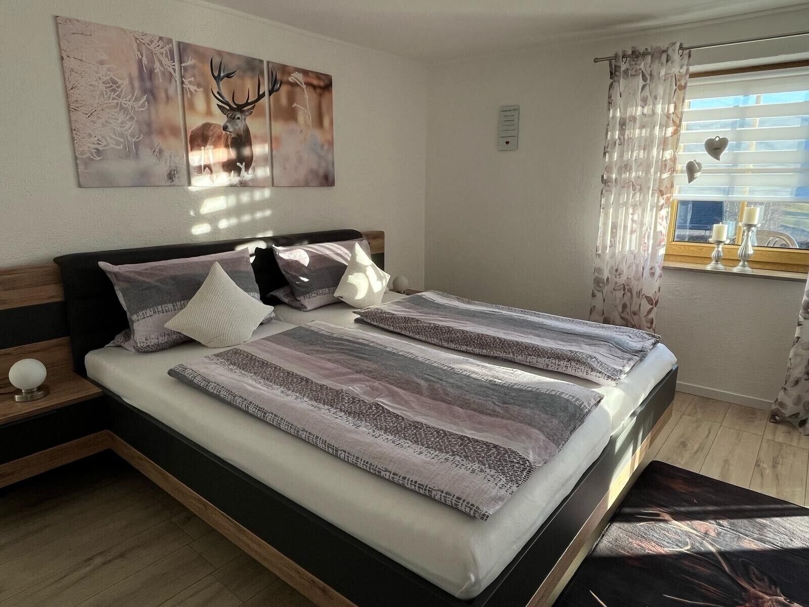 2 多间卧室、免费 WiFi、床单