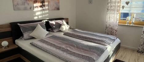 2 chambres, accĂšs au Wi-Fi (inclus), literie fournie