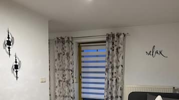 2 多间卧室、免费 WiFi、床单