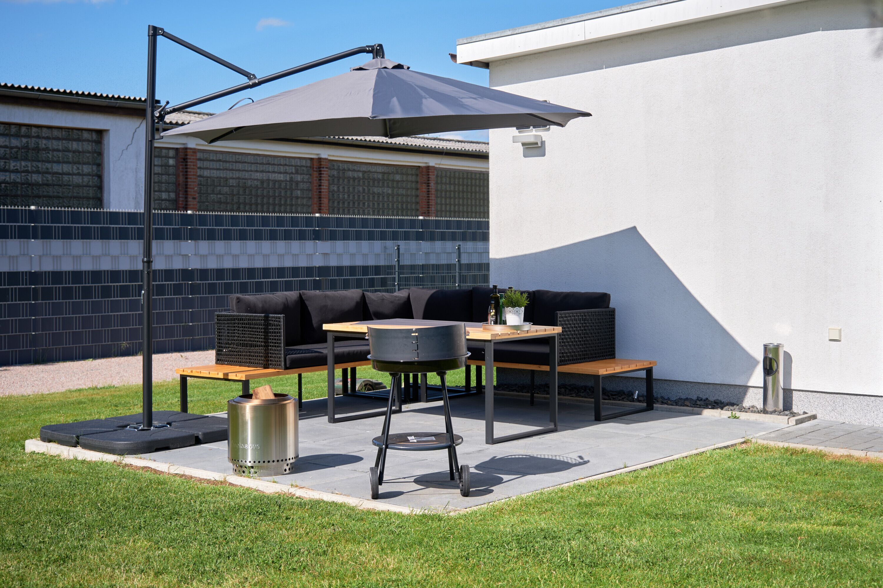 屋外ダイニングエリア