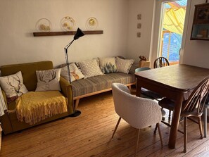 TV, fireplace, stereo - Holiday Home "Haus He_rhönspatz_iert" with Garden & Wi-Fi (Willmars)