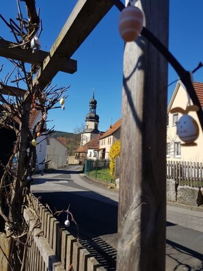 Property grounds - Holiday Home "Haus He_rhönspatz_iert" with Garden & Wi-Fi (Willmars)
