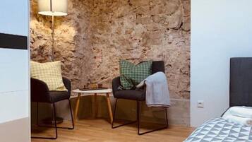 1 chambre, fer et planche Ă  repasser, Wi-Fi gratuit, draps fournis