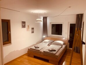 1 makuuhuone, silitysrauta/-lauta, ilmainen Wi-Fi, vuodevaatteet