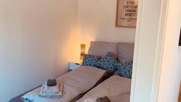 1 chambre, fer et planche Ă repasser, Wi-Fi gratuit, draps fournis