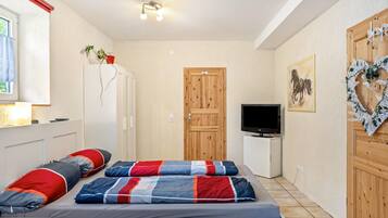 1 quarto, Wi-Fi de cortesia, roupa de cama