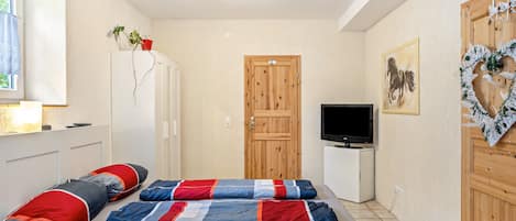 1 quarto, Wi-Fi de cortesia, roupa de cama