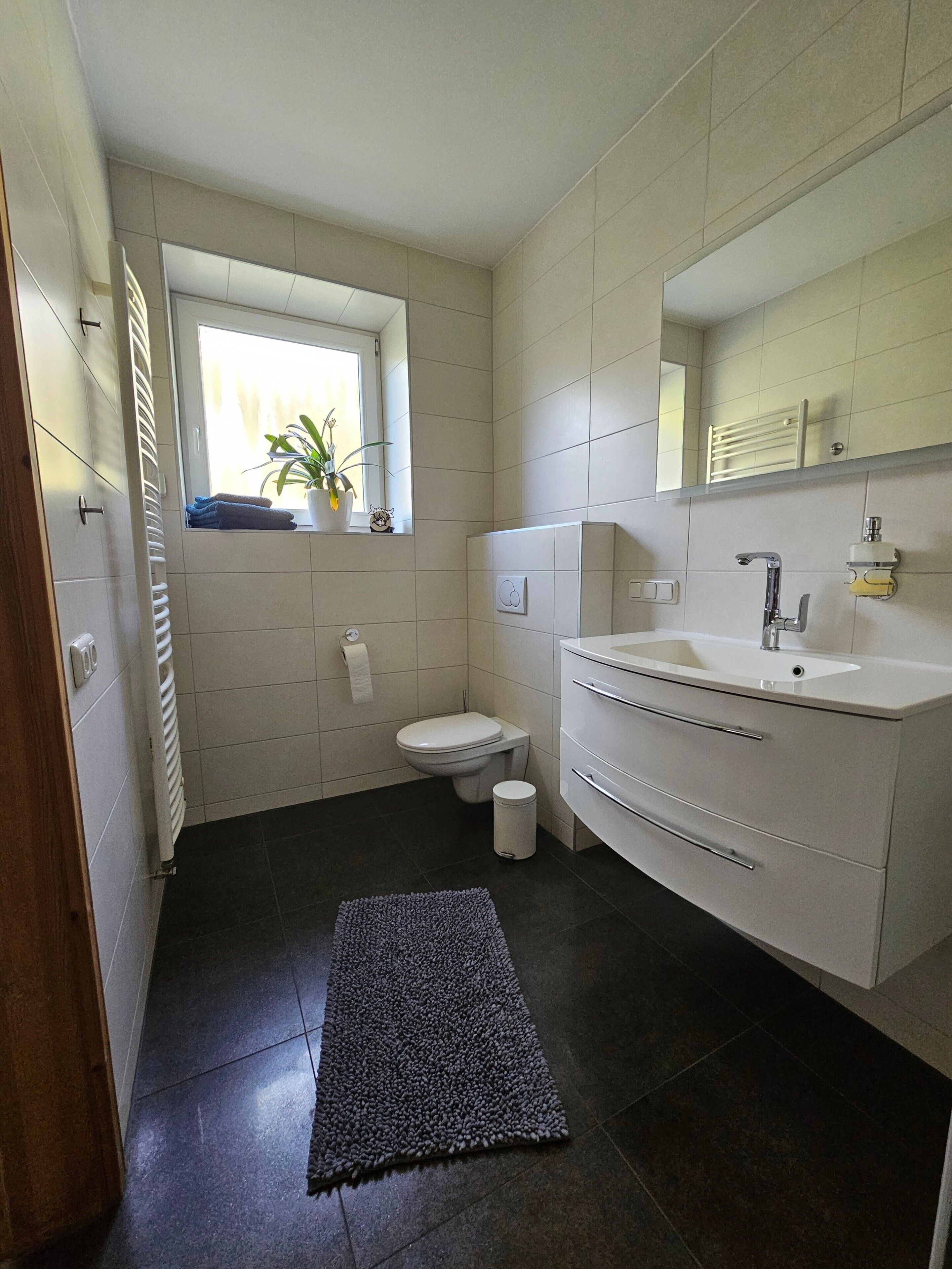 Bruser, gratis toiletartikler, hårtørrer, håndklæder