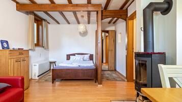 1 bedroom, free WiFi, bed sheets