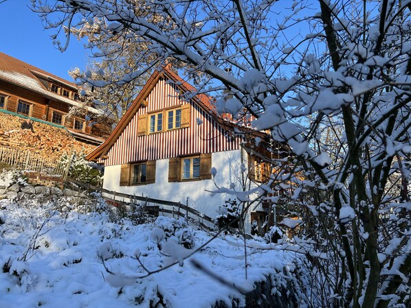 Exterior - Holiday Apartment "Pias Nature Retreat iii" with Balcony, Shared Garden & Wi-Fi (Goppertsweiler)