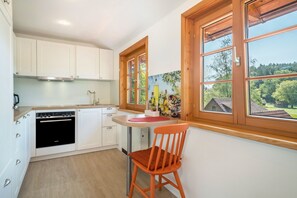 Frigorífic, forn, placa de cuina i rentaplats