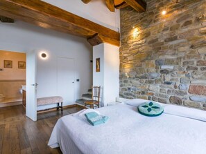 6 Schlafzimmer, Bügeleisen/Bügelbrett, kostenloses Internet