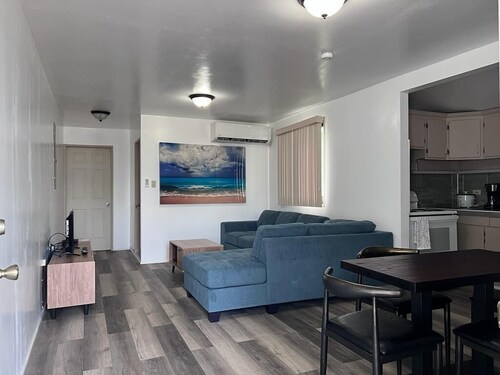 Private One Bedroom One Ba with Free Wi-Fi & Full Kitchen plus washer/dryer