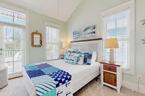 3 bedrooms, iron/ironing board, internet, bed sheets