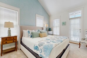 3 bedrooms, iron/ironing board, internet, bed sheets