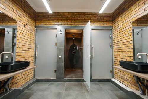 281 Hotel & Hostel 