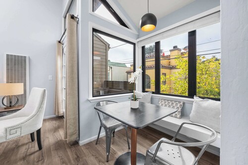 Capitola Hideaway - Cozy two-story Condo