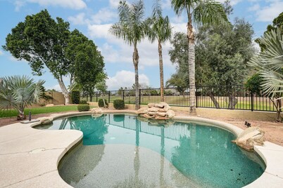 Cozy Beautiful Mesa Escape Golf King Bed Sauna Relax! 55+ Sunland Golf Community