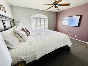 3 soverom, skrivebord, strykejern/-brett og wi-fi (inkludert)