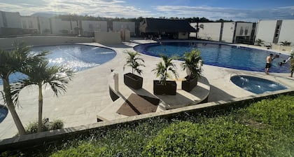 Hermosa casa en condominio a 5 minutos de Giradot