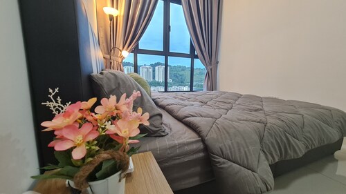 Luxury 5STAR Suite up to 6pax Mid Valley Sunway KL