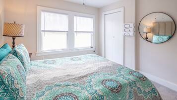 2 bedrooms, iron/ironing board, free WiFi, bed sheets