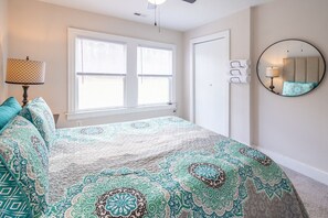 2 bedrooms, iron/ironing board, free WiFi, bed sheets