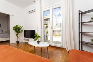 3 camere, una scrivania, ferro/asse da stiro, culla da viaggio