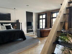 Luxury Suite