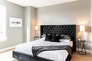 3 habitaciones, escritorio, tabla de planchar con plancha y wifi gratis 