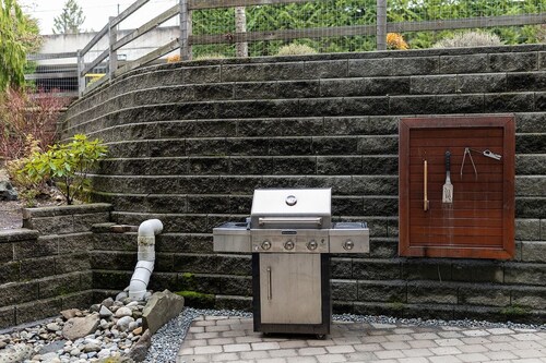 Creekside Hideout for Quiet Souls Condo A