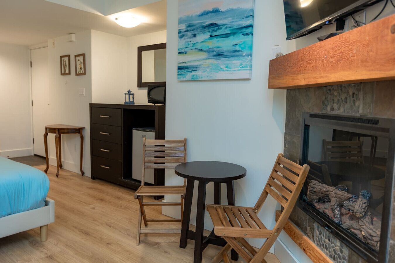 办公桌、熨斗/熨衣板、WiFi、床单