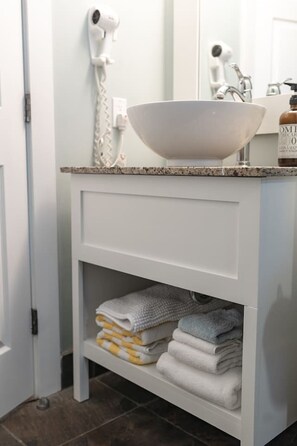 Unclassified image, 2 of 43, button