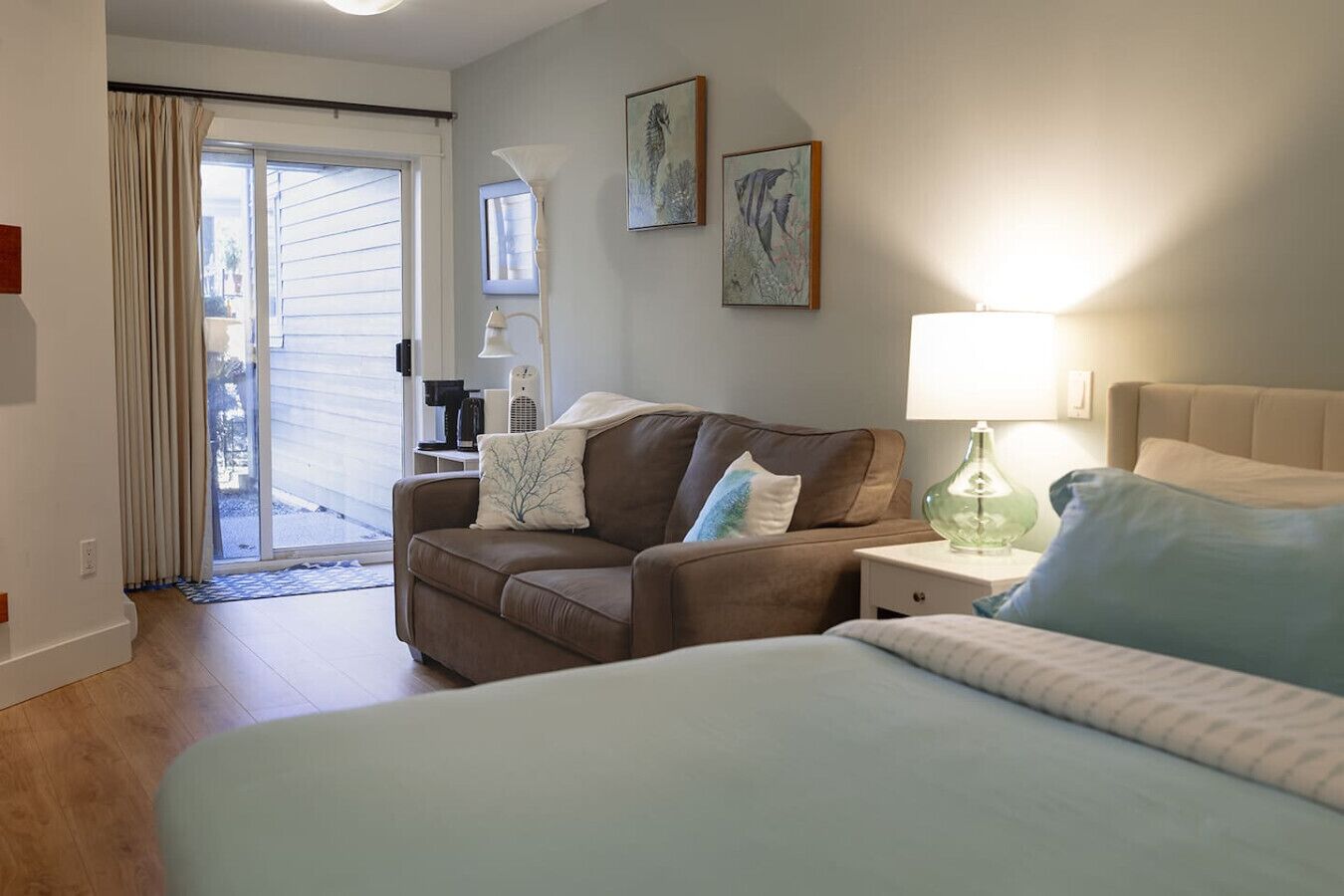 1 habitación, tabla de planchar con plancha, wifi y ropa de cama 