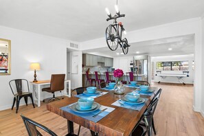 Dining - Tucson Game House with Hot Tub, Fire Pit and Games (Tucson)