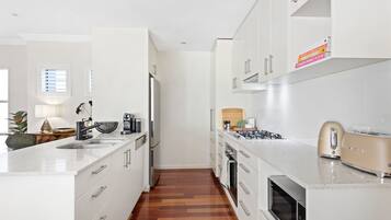 Fridge, microwave, oven, dishwasher